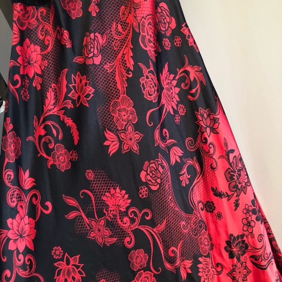 Maxi Nightgown - Picture 7 of 8